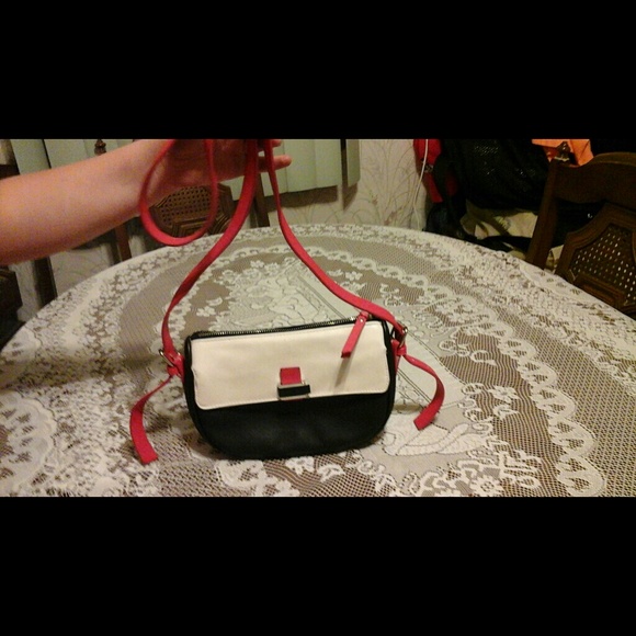 Purse - Picture 1 of 1
