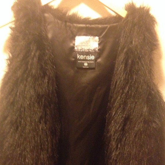 Kensie faux fur sleeveless vest