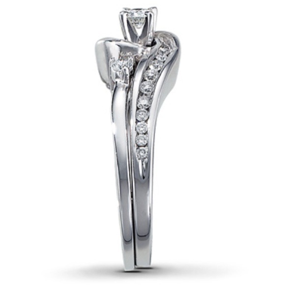 Diamond bridal set 1 ct. tw - Picture 3 of 4