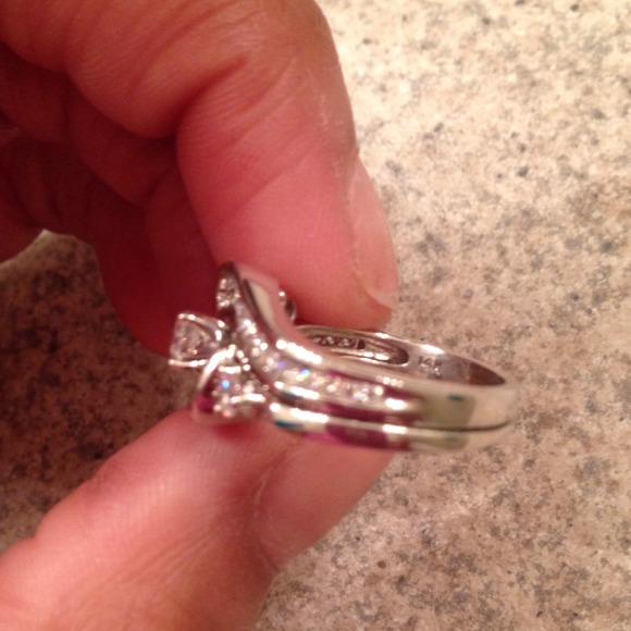 Diamond bridal set 1 ct. tw - Picture 4 of 4