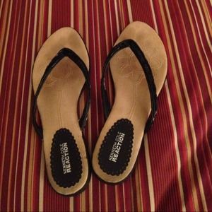 Black sequin flip flop sandals by Kenneth Cole 9.5