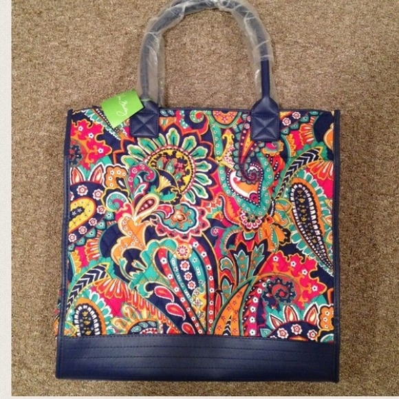🎉Sold on Ebay🎉 NWT Vera Bradley Boxy Tote - Picture 2 of 3