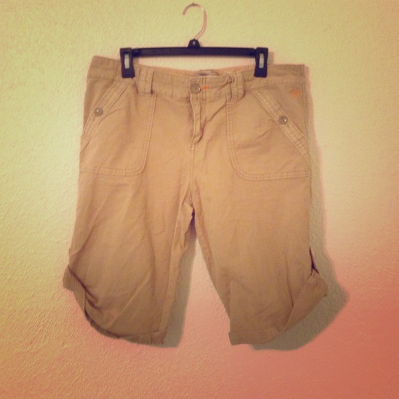 American Eagle Khaki Capri