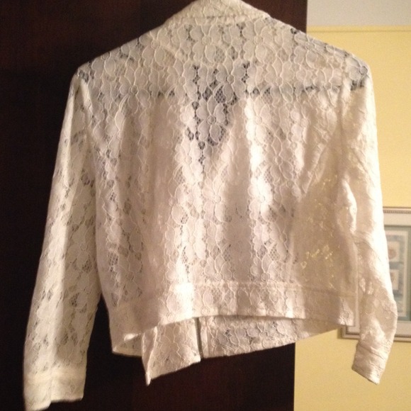 White lace cropped jacket - Picture 4 of 4