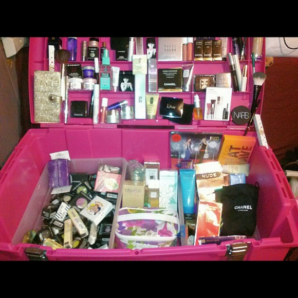 MAC, CHANNEL, ESTE LAUDER, BOBBY BROWN, CLINIQUE, - Picture 2 of 2