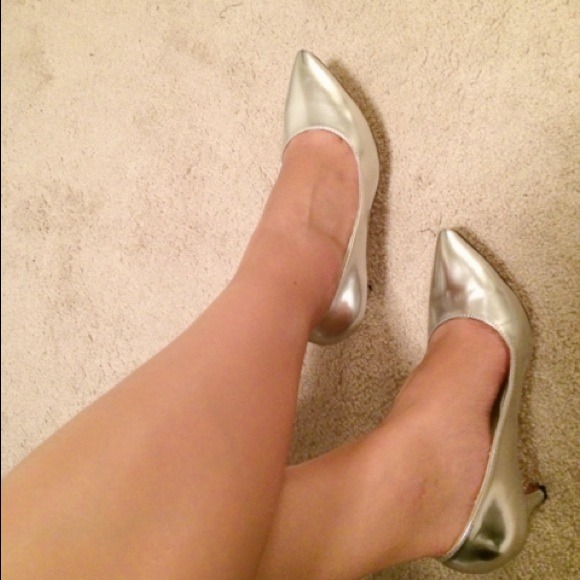 👠Very Chic Silver Heels - Picture 2 of 4