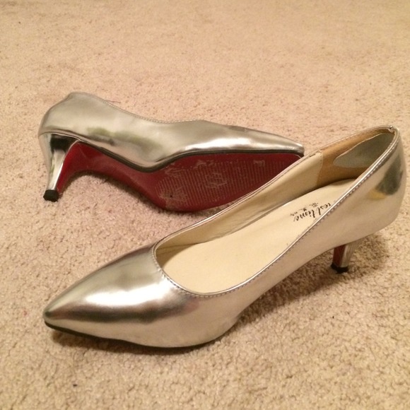 👠Very Chic Silver Heels - Picture 3 of 4