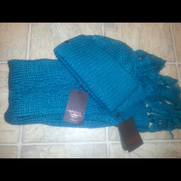 Catimini scarve snd hat