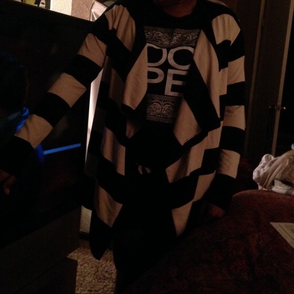 Sweater - Picture 3 of 3