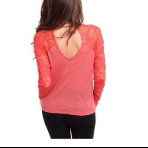 🚫BUNDLED🚫 Blush top with lace sleeves - Picture 2 of 4