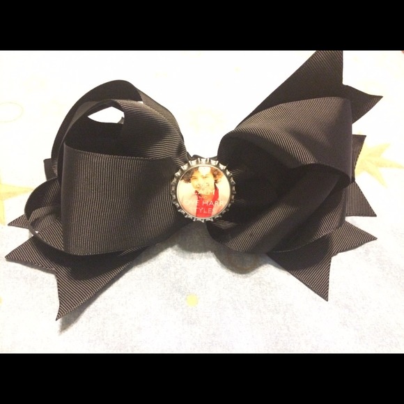 One Direction Black Keep I Love Harry Styles Bow - Picture 1 of 3