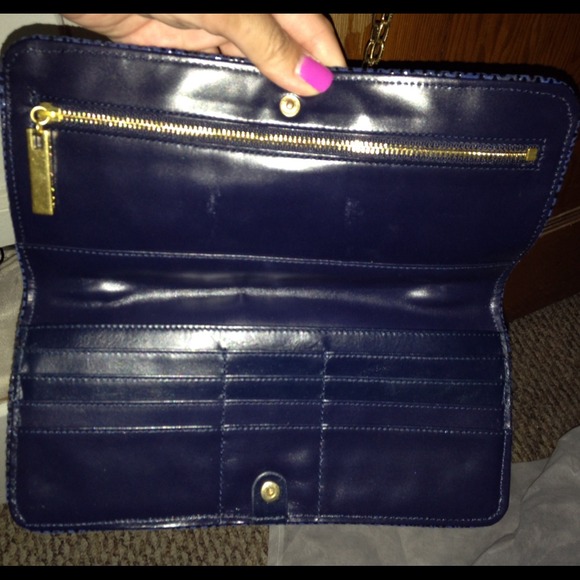 Tory Burch clutch/side bag in blue NWOT rare - Picture 2 of 4