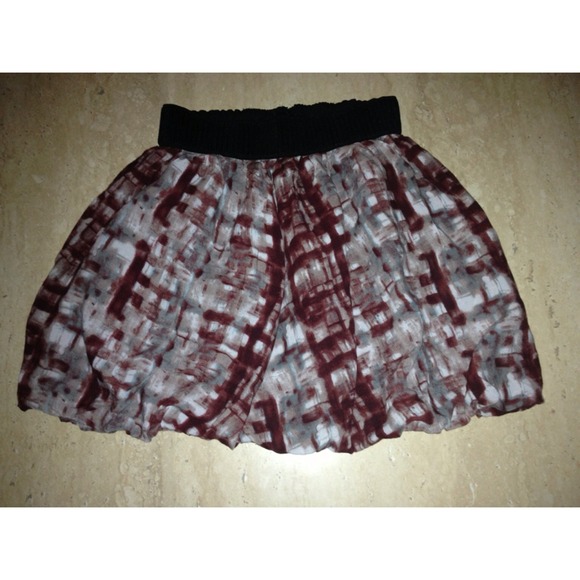 🆓 Mini Skirt - Picture 3 of 3