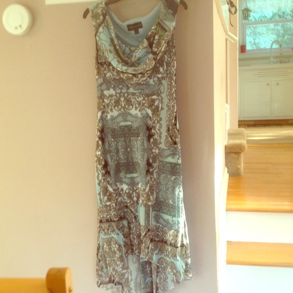 Very pretty high low paisley dress