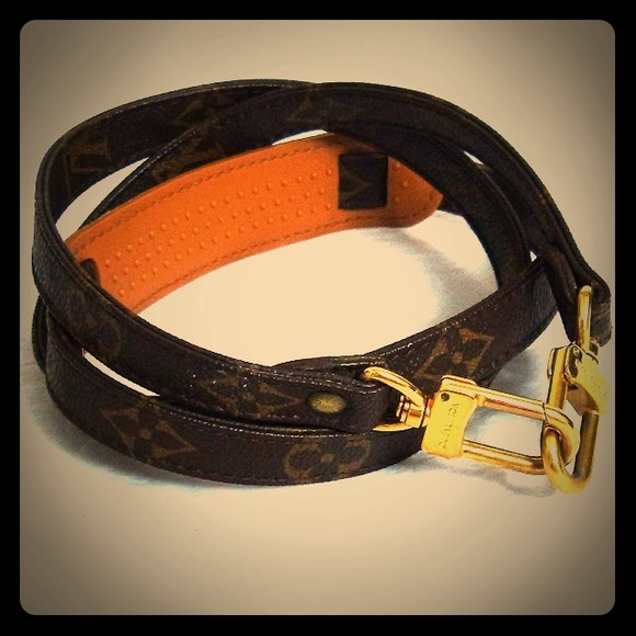 ❌SOLD❌Auth Louis Vuitton Monogram Shoulder Strap