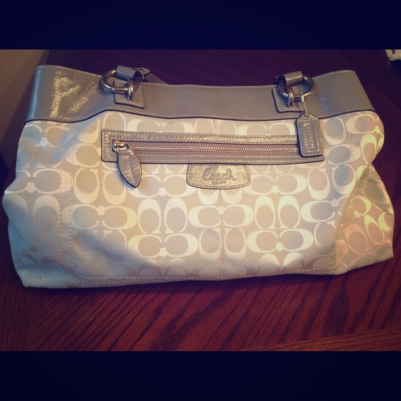 Coach shoulder bag