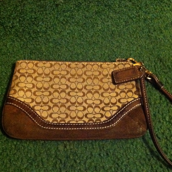 💯% AUTHENTIC COACH WRISTLET - Picture 1 of 1