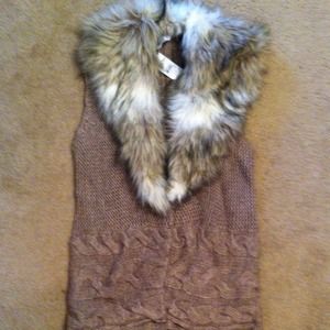 Fur collared sweater vest