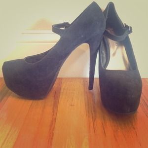 JustFab MaryJane Pumps Black