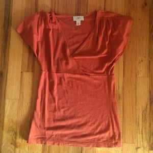 LOFT v-neck T w/ rouched shoulder detailing