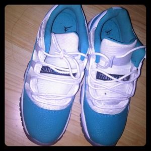 Aqua Low 11's (6.5 boys)