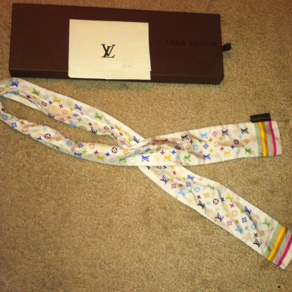 Louis Vuitton bandeau scarf