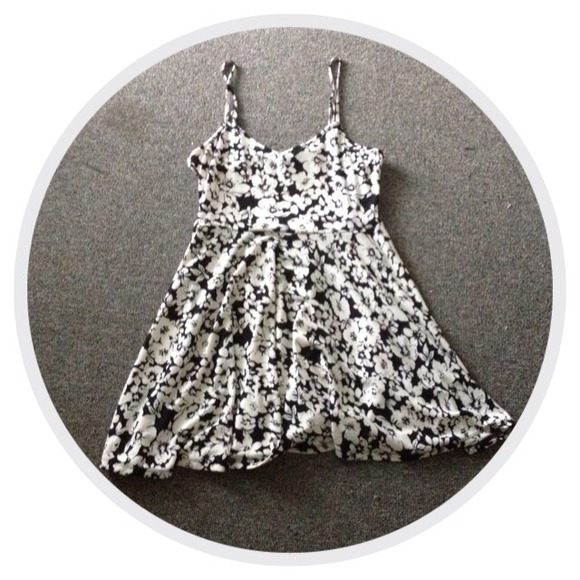 SOLD Forever 21 floral dress - Picture 1 of 1