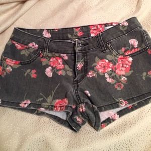 Cute Floral Shorts!