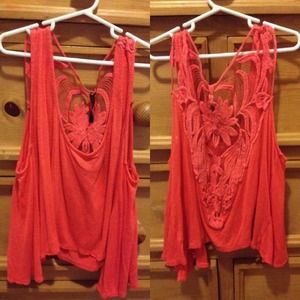 Peachy lace back flowy tank top