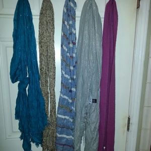 Lot of scarfs