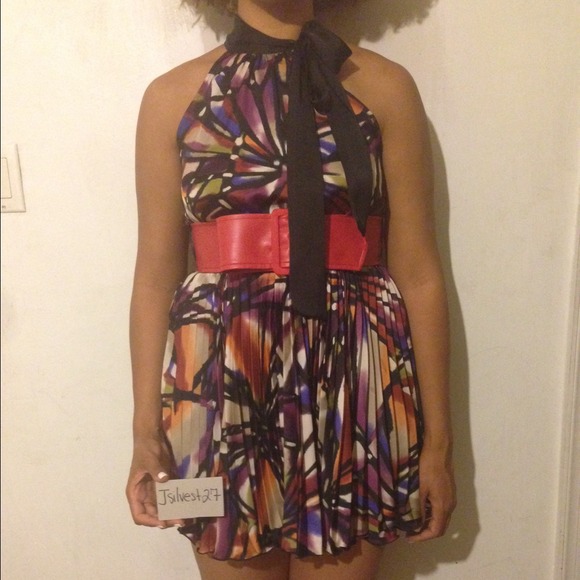 Halter floral print pleated dress