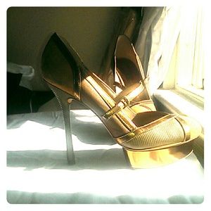 Bronze platformed heels