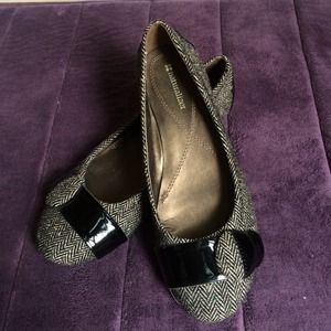 Black tweed low heel Naturalizers