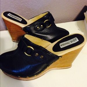Steve Madden clogs
