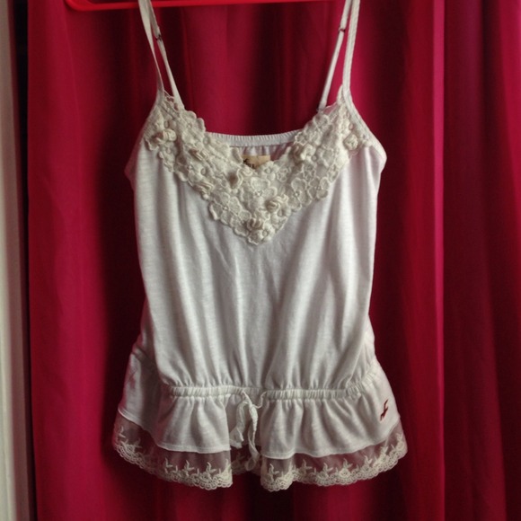 Detailed White Tank w/ tie waist!