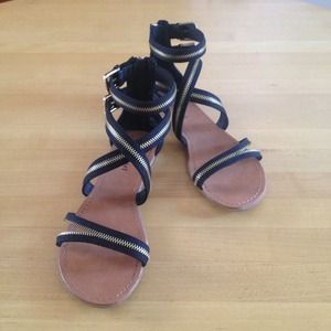 ZiGi Girl Black Zipper Sandals