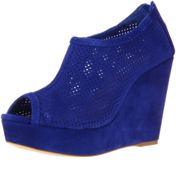 Brand new Steve madden blue suede wedges