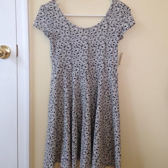 BNWT Black&White Skater Dress with Sunflower Print