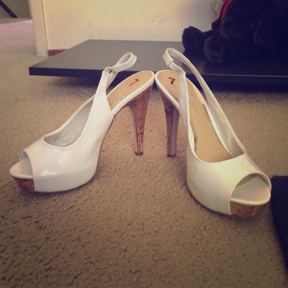 Brand new white pump 5inch heels, platform 1inch