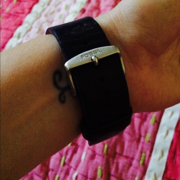 FOSSIL Leather Watch ⌚️⌚️⌚️ - Picture 2 of 4