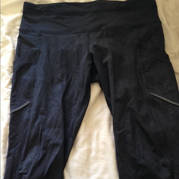 Lululemon crops size 10