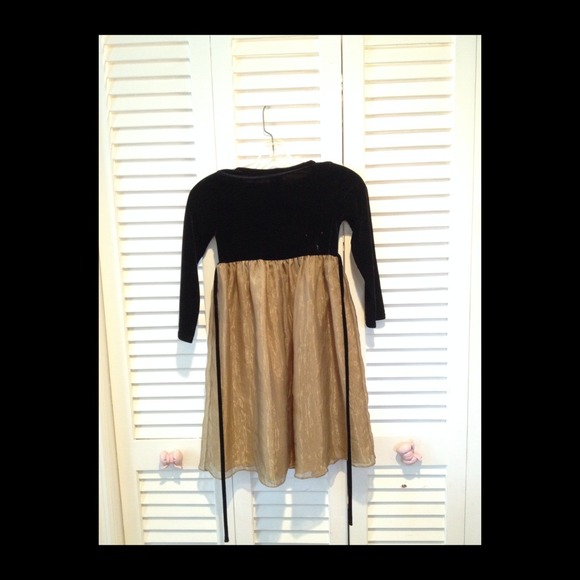 Children's Dress - Picture 2 of 4
