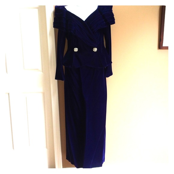 Velvet Style Formal Dress