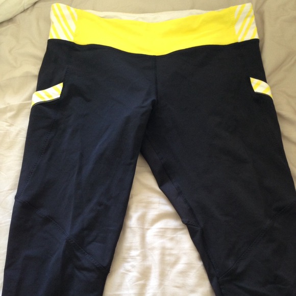 Lululemon crops size 10