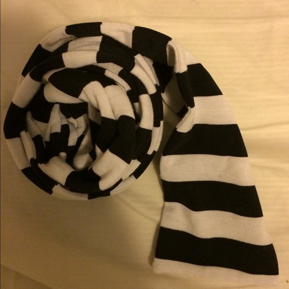 Black and white striped scarf