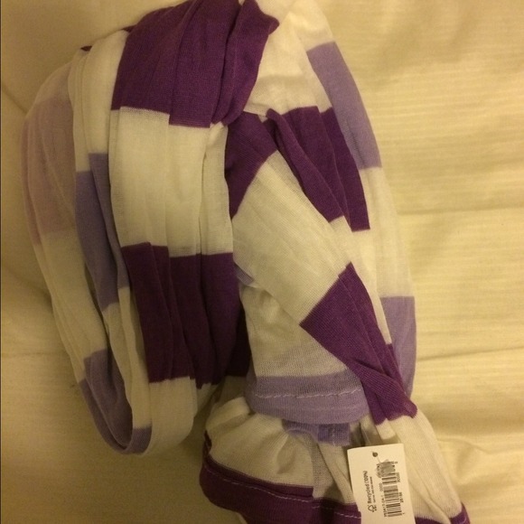 🎉SALE Old Navy Purple and white striped Scarf