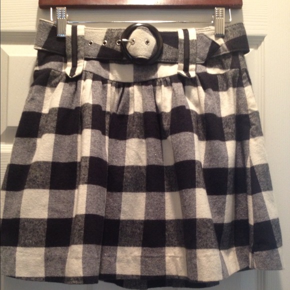 SOLD White & Black Checkered Skirt NWOT - Picture 2 of 2