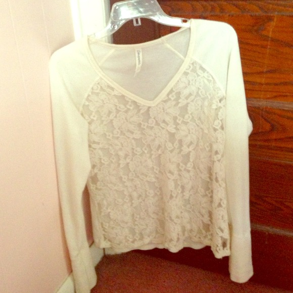 Lace white long sleeved shirt