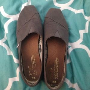Grey Toms