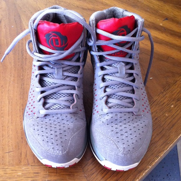 D-Rose basketball shoes